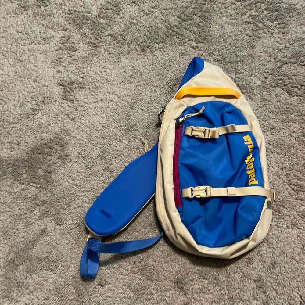 Patagonia atom crossbody sling